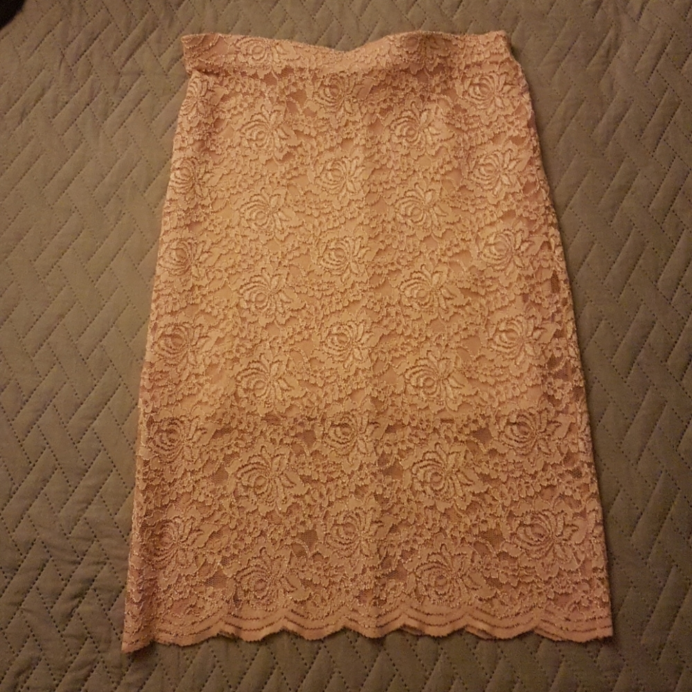 Lace skirt
